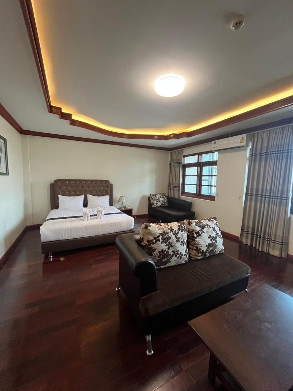 Nakhone Champa Hotel パークセー エクステリア 写真